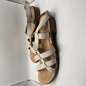 Sofft White Cracked Leather Strappy Sandals Womens Comfort Flat Shoes Size 8